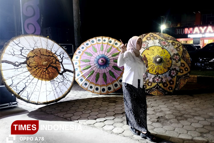 Eri-Aksa-seniman-lukis-oayung-geulis.jpg