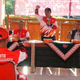 Wali Kota Hasto Lepas Tim Sepak Bola dan Futsal Putra, Bidik Medali Emas PORDA DIY 2025