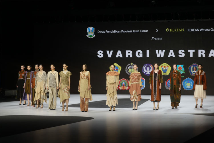 Gubernur Khofifah Apresiasi Murid SMK Jatim Tembus Panggung Fashion Dunia: Ini Bukti Pendidikan Vokasi Kita Berkelas Global
