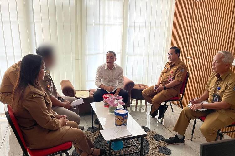 Eri Cahyadi Tangkap Basah Oknum Pegawai Kelurahan Terbukti Lakukan Pungli Adminduk, Beri Peringatan Keras!
