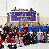 Kodaeral VII Tebar KebaTebar Kebahagiaan di HUT ke-80 TNI AL, Kodaeral VII Santuni Anak Yatim dan Santri Kupanghagiaan Bersama Santri Pondok Pesantren di HUT ke-80 TNI AL