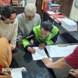 Polisi Damaikan Jukir dan Ojol Usai Ribut di Kafe Kota Malang