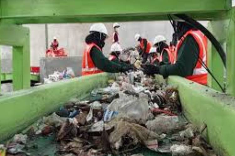 DLH Sleman Imbau Warga Stop Membakar Sampah, Dorong Pengelolaan Lewat TPST