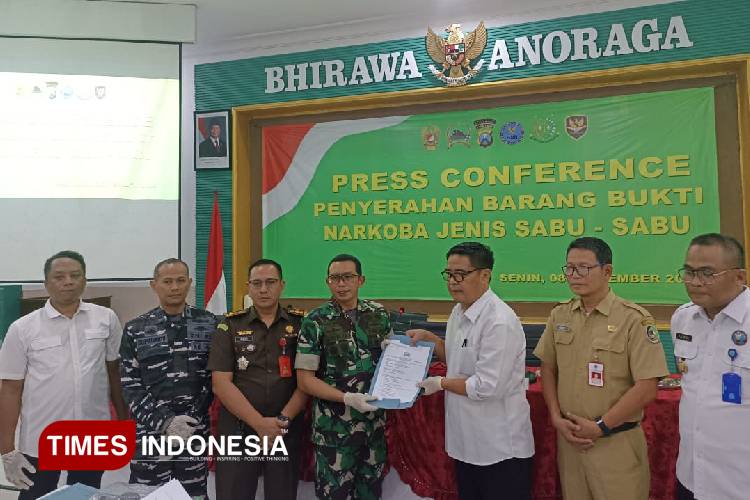 Tentara-Kodim-0825-Banyuwangi-c.jpg