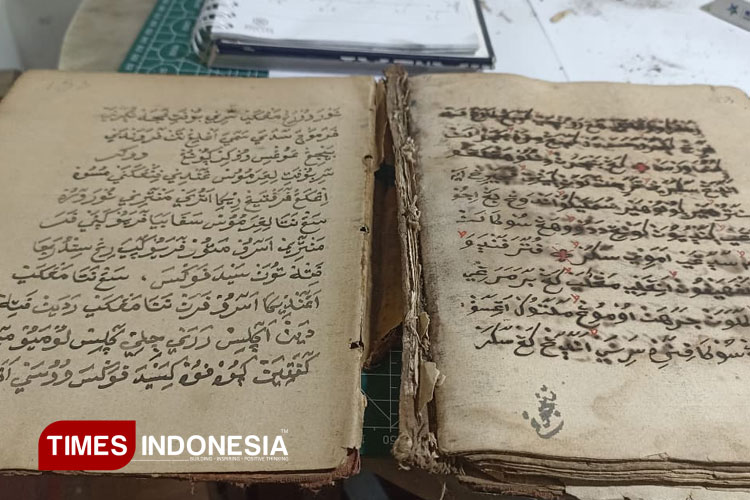 naskah-lontar-Sri-Tanjung.jpg