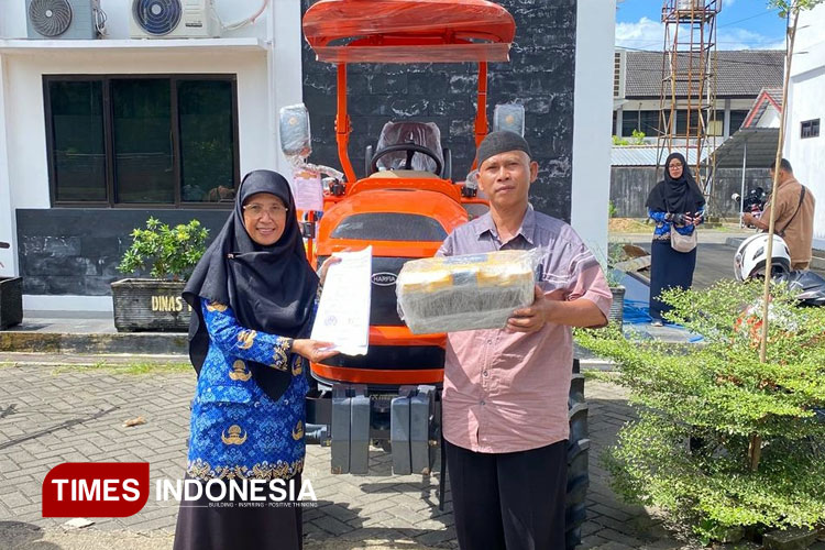 Bantuan Alsintan melalui DKPP Pacitan. (FOTO: Yusuf Arifai/TIMES Indonesia)