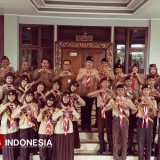 Lepas Peserta ke Pramuka Prestasi Jatim 2025, Bupati Fawait: Jangan Lupa Salat