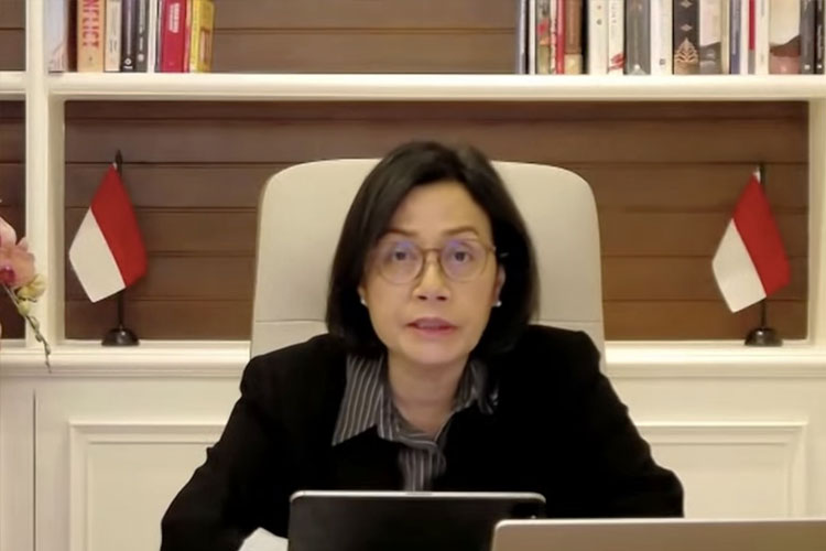 Sri Mulyani Sampaikan Permohonan Maaf, Menangis Saat Diberi Mawar Putih