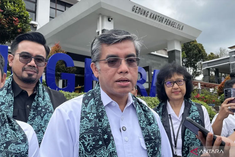 Tanggapi Isu PHK Massal di Gudang Garam, Menaker Yassierli Belum Terima Laporan Resmi