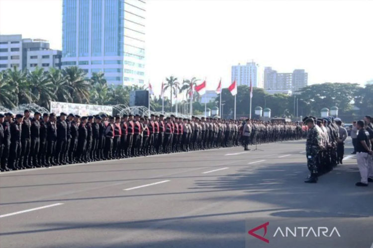 4.216 Personel Gabungan Amankan Demo Mahasiswa di Depan Gedung DPR RI
