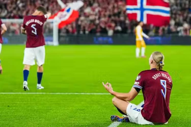Erling  Haaland mencetak lima gol saat membawa Norwegia menang 11-1 atas Moldova di kualifikasi Piala Dunia 2026.