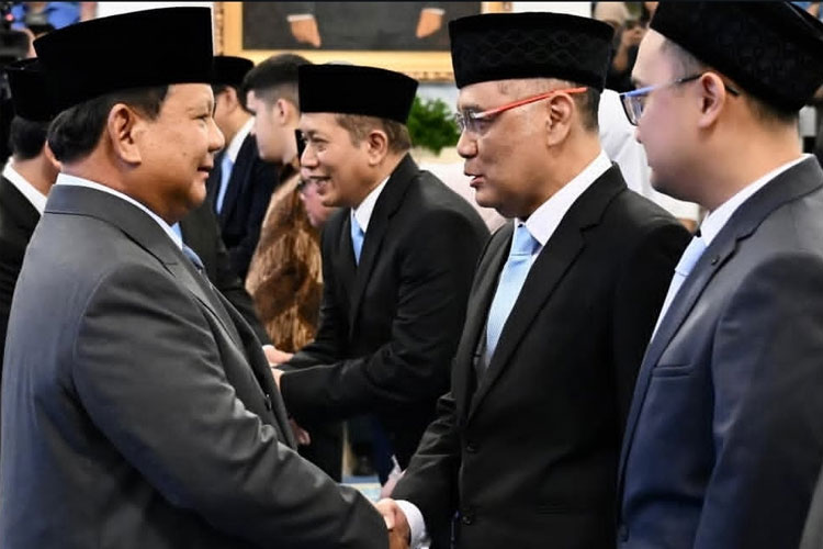Gus Irfan saat dilantik menjadi Menteri Haji dan Umroh oleh Presiden Prabowo. (Istimewa)