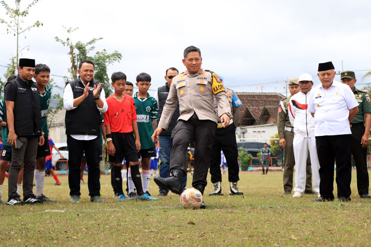 Turnamen Kapolres Malang Cup 2025 Dimulai, 64 Tim Sepakbola Bersaing dalam Sportivitas