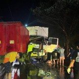 Dua Truk Ringsek Akibat Nekat Mendahului di Ketapang Banyuwangi