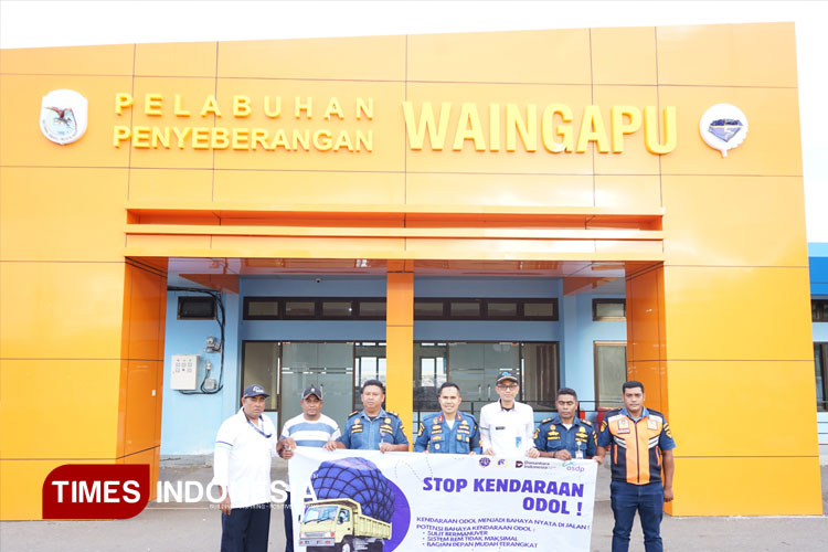 Pengawasan dan Sosialisasi ODOL PT Pelni dan PT ASDP Kupang dan Sape bersama KSOP Waingapu.(FOTO:Habibudin/TIMES Indonesia)
