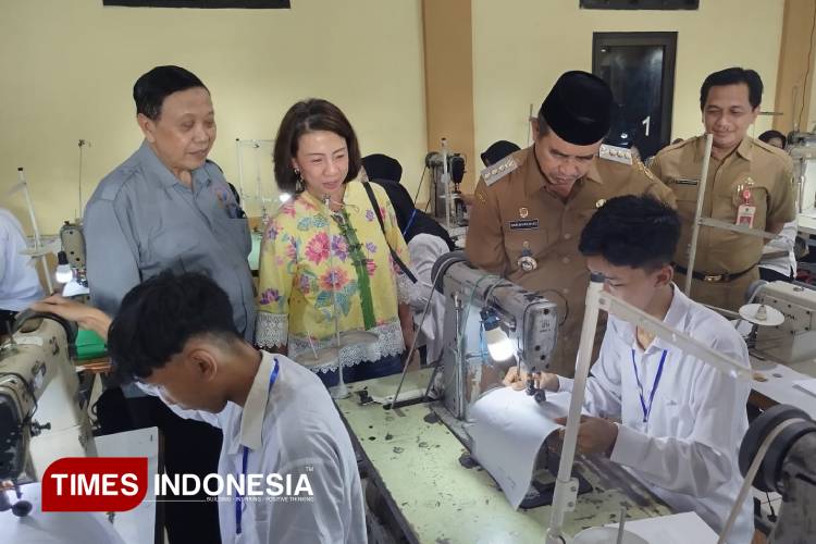 Pelatihan-operator-stitching-b.jpg