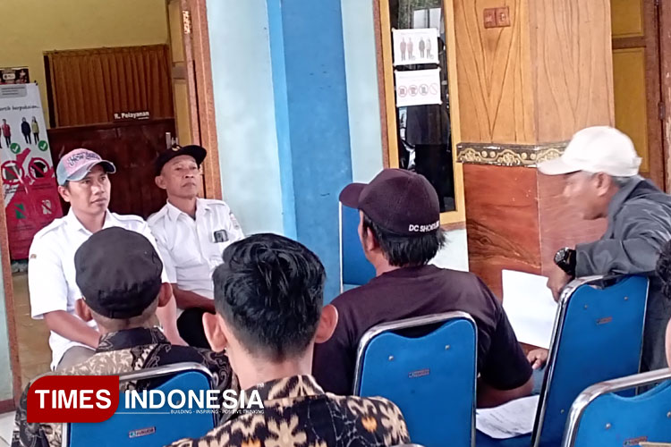 Pelaku Usaha Kecil Warga Desa Jatisari Pakisaji Menolak Pembangunan Ritel Moderen