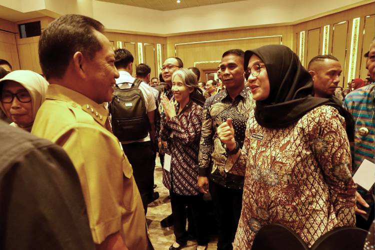Suasana-penandatanganan-Surat-Keputusan-Bersama-Penyelenggaraan-Perizinan-b.jpg