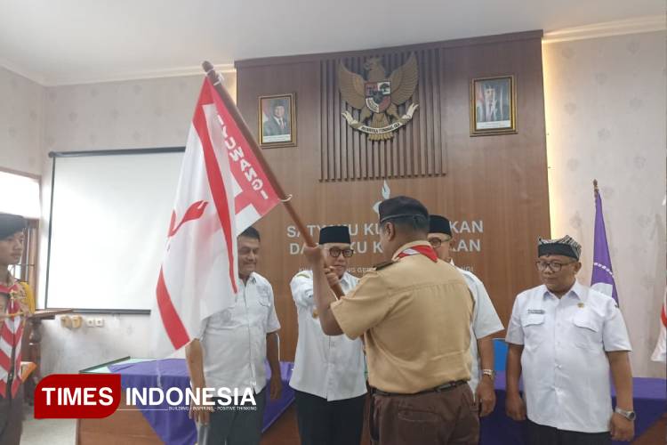 Wakil Bupati Banyuwangi, saat melepas kontingen Kwarcab Pramuka Banyuwangi. (FOTO: Ikromil Aufa/TIMES Indonesia)