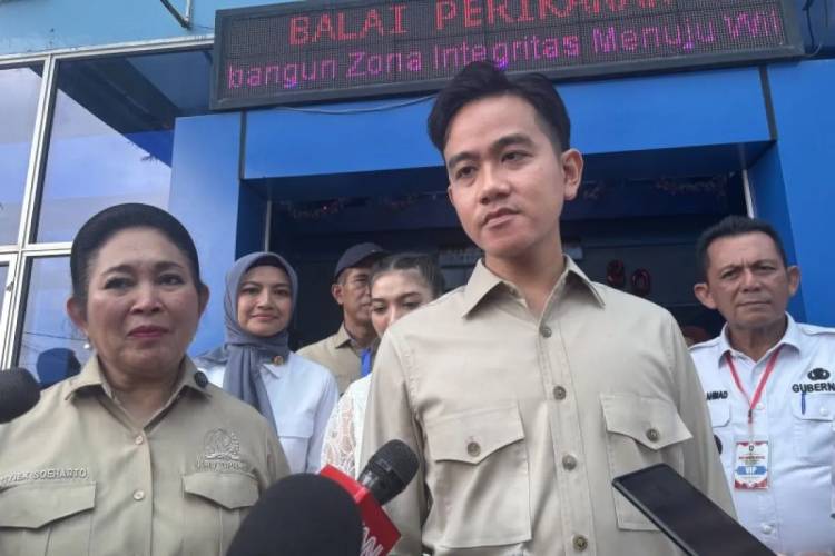 Wakil Presiden Gibran Rakabuming Raka memberikan keterangan usai melakukan panen budi daya lobster di Balai Perikanan Budi Daya Laut di Batam, Kepulauan Riau, Rabu (10/9/2025). ANTARA