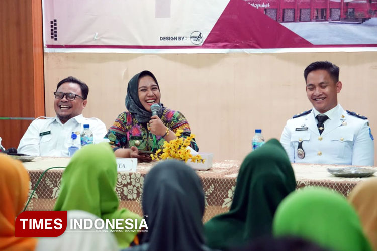 Wali Kota Mojokerto, Ika Puspitasari pada saat menyampaikan pentingnya perubahan perilaku hidup bersih dan sehat, Rabu (10/9/2025). (Foto: Dok. TIMES Indonesia)