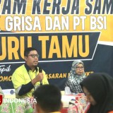 PT BSI Latih Siswa SMK di Banyuwangi, Mulai Produksi Kue Hingga Marketing Online