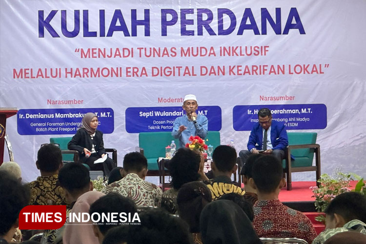 menyampaikan-kuliah-umum.jpg