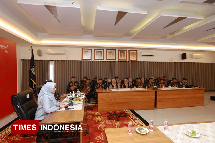 Ipuk-Fiestiandani-Azwar-Anas-2.jpg