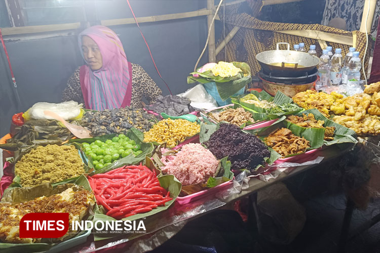 Jajanan-tradisional-dijajakan.jpg