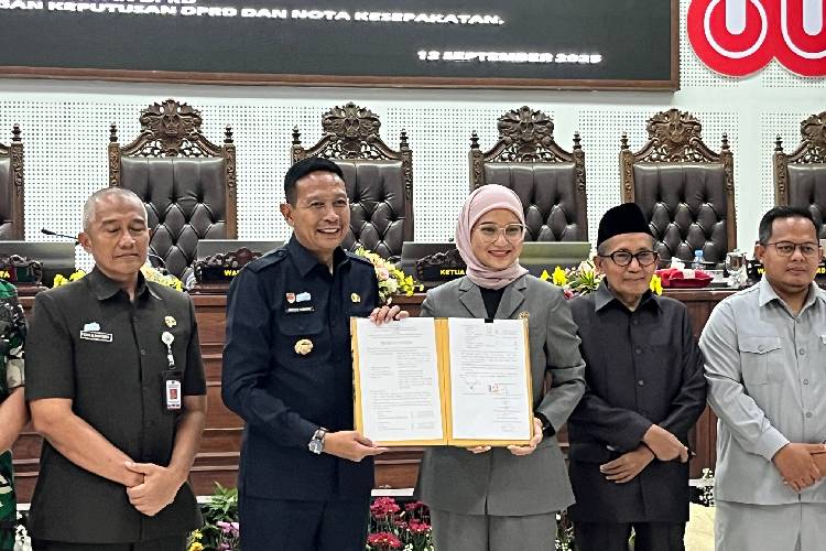 P-APBD-2025-Resmi-Ditetapkan-DPRD-Kota-Malang-c.jpg