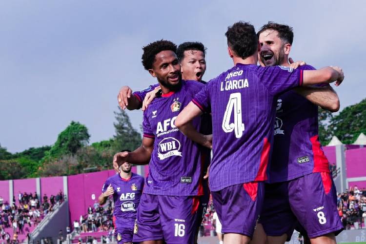 Para pemain Persik Kediri merayakan gol kedua (foto : dok Persik Kediri)