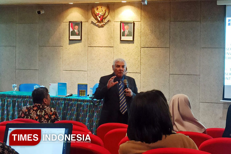 Di UKWMS, Psikolog Italia Ungkap Kunci Perlindungan Dini Lawan Pedofilia