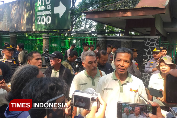 Bandung Zoo: Satwa Tetap Terjaga di Tengah Pintu yang Tertutup