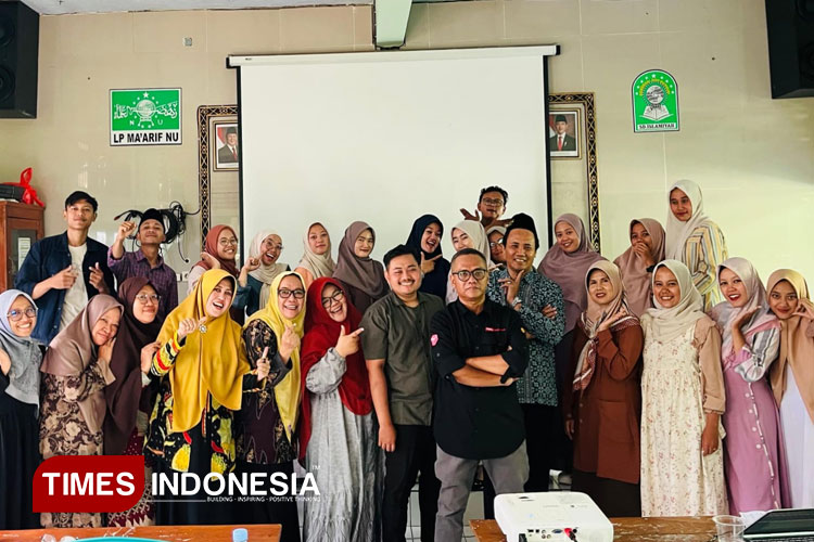 Guru-SD-Islamiyah-Magetan-Ikuti-Pelatihan-Menulis.jpg