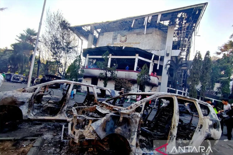 Pemkot Makassar Ajukan Anggaran Rp375 Miliar ke Pusat untuk Bangun Ulang Kantor DPRD yang Dibakar Massa