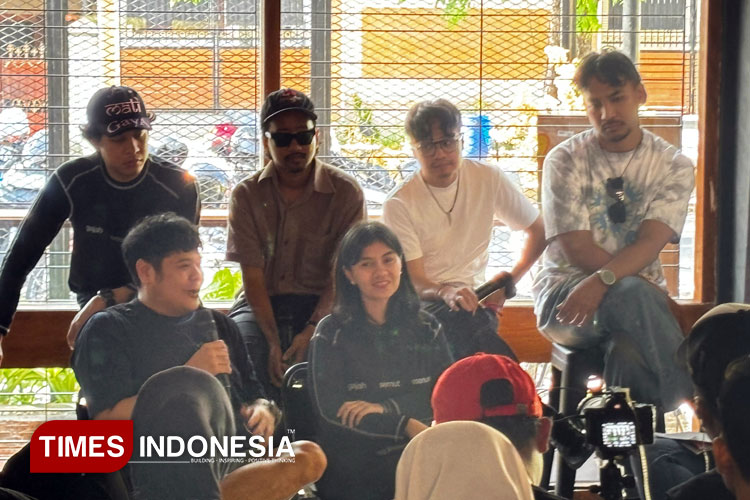 Konferensi pers konser tunggal .Feast di Convention Hall Level 3, Grand City Convex Surabaya, Sabtu (13/9/2025) menandai babak baru dalam perjalanan musikal dan personal band tersebut. (Foto: Zisti Shinta/TIMES Indonesia)