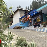 Catat Waktu Terbaik, Khoiful Mukhib Juara 76 Indonesia Downhill URBAN 2025 di Pasuruan