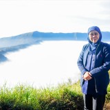 Viral Aksi Paralayang, Khofifah: Jaga Kesakralan  Bromo Sebagai Cagar Biosfer UNESCO