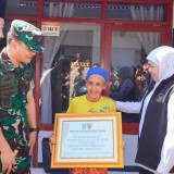 Tinjau Bedah Rumah di Jember, Gubernur Khofifah Pastikan Keamanan dan Kelayakannya