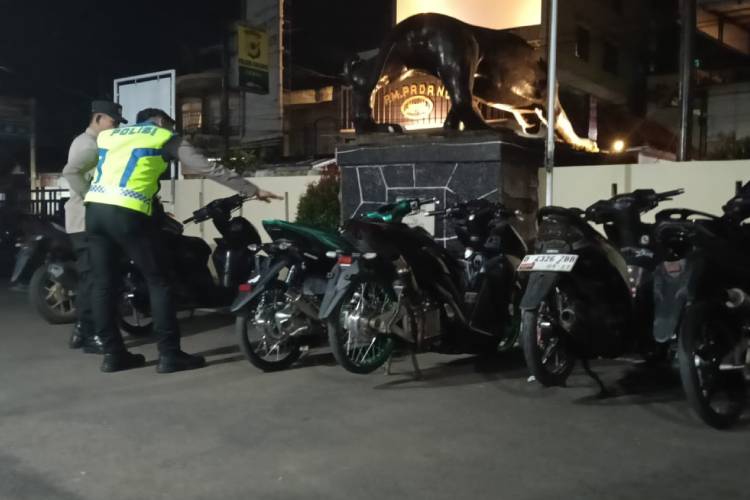 Polisi Tindak Tegas Pengguna Knalpot Brong di Majalengka, Tujuh Motor Diamankan