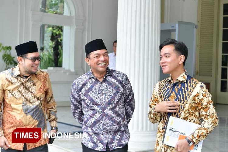 Sekjen-Gernas-Ayo-Mondok-KH-Zahrul-Azhar-c.jpg