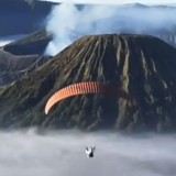 TNBTS Pastikan Penerbangan Paralayang di Kawasan Bromo Langgar Aturan dan Nilai Sakral Tengger, Pelaku Masih Diburu