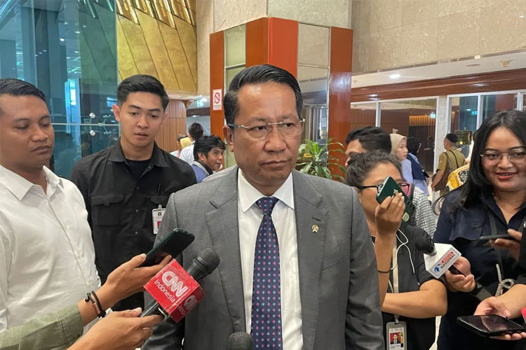 Menteri Hukum Supratman Andi Agtas di gedung DPR RI, Senin (18/11/2024. (FOTO: ANTARA/Walda Marison)
