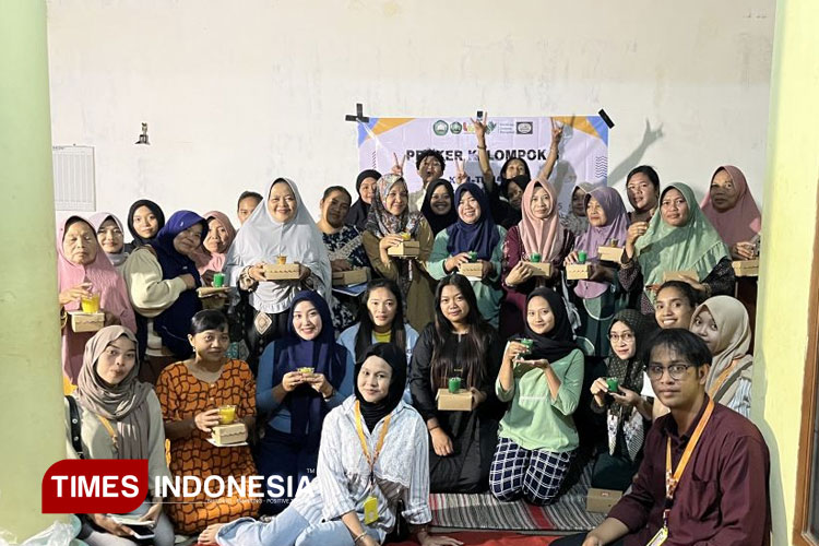 Dari Limbah Jadi Berkah: KSM-T UNISMA Sulap Minyak Jelantah Jadi Lilin Aromaterapi di Desa Malangsuko