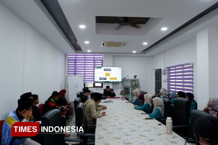 Kuliah-Tamu.jpg