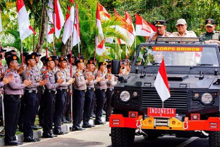 Presiden Prabowo Subianto saat hadiri apel jajaran kepala satuan wilayah (kasatwil) Polri 2024 di Semarang, Jawa Tengah. (FOTO: ist)
