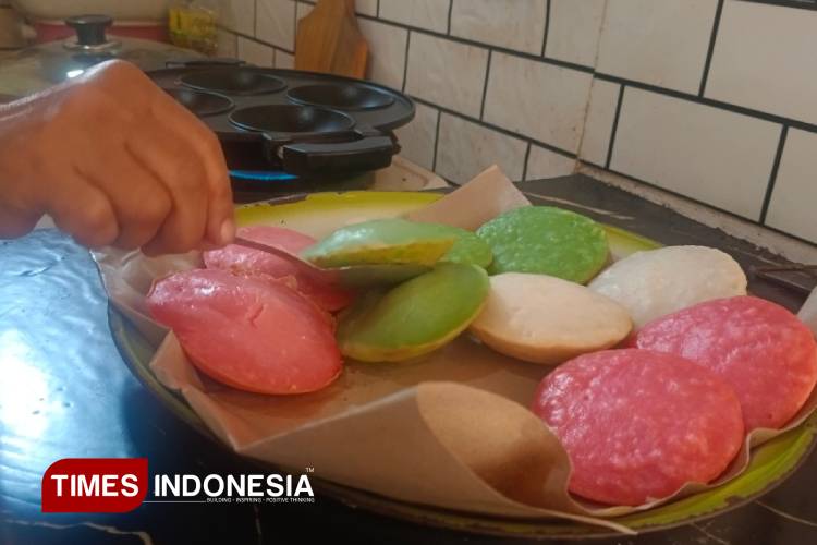 Sepekan Pasca Gerhana Bulan Total, Warga Bondowoso Selamatan Serabi Warna Warni