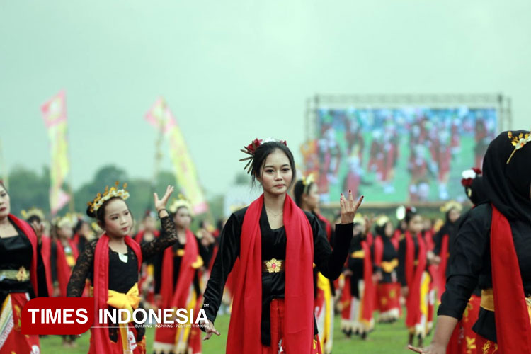 Wisatawan Asal Denmark Kepincut Tari Tradisional Banyuwangi