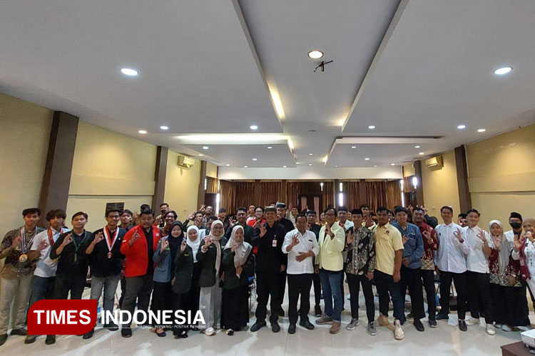 Foto bersama setelah acara Pemantapan Ketahanan dan Kebijakan Strategis Daerah Bakesbangpol Banyuwangi. (Foto: Anggara Cahya/TIMES Indonesia)
