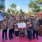 Bank Jatim Serahkan CSR ke Pemkab Blitar dan UINSA